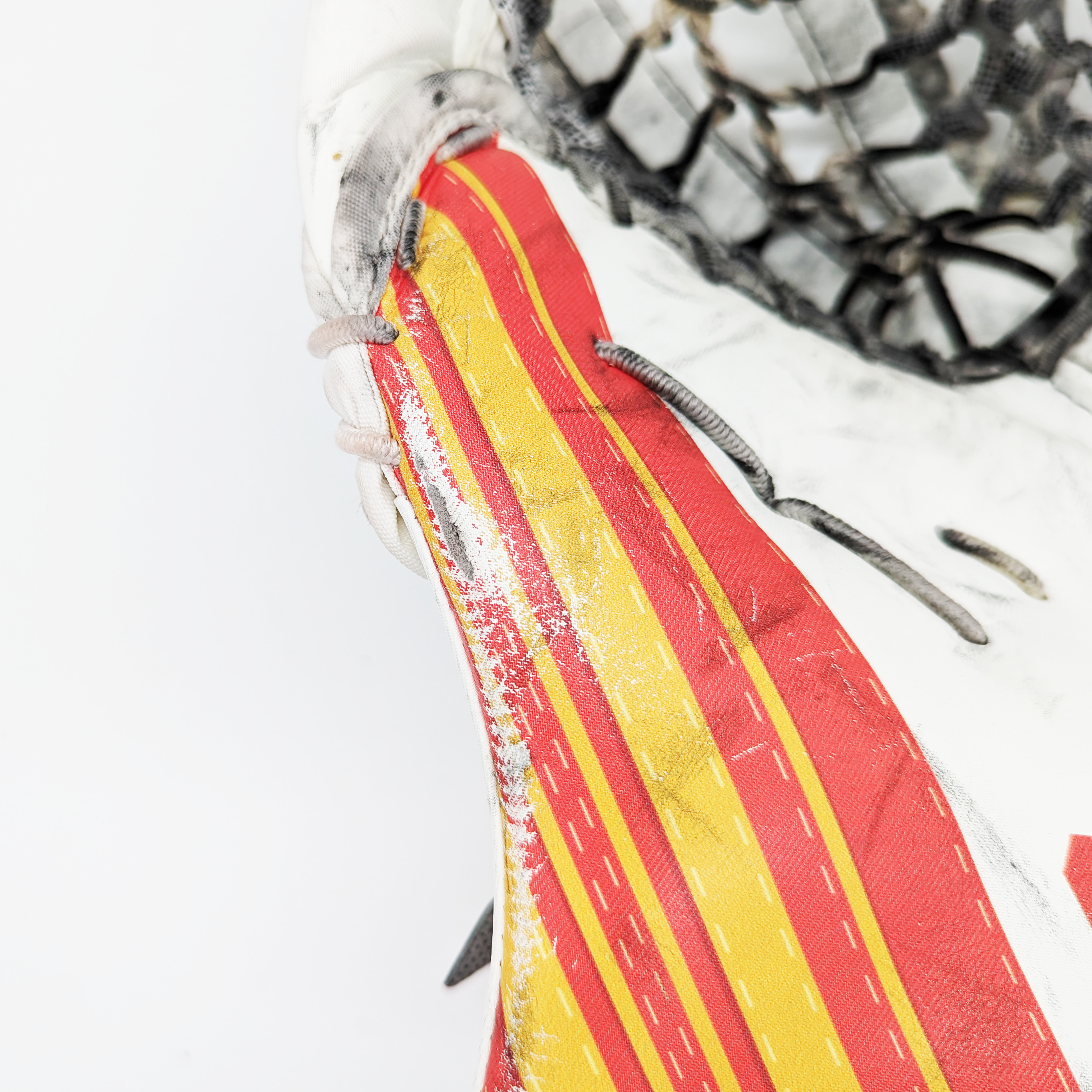 CCM Extreme Flex 5 - Gant de gardien de but Pro Stock d'occasion (blanc/jaune/rouge)
